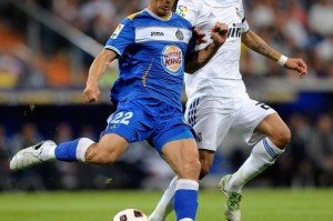 开云体育中国-赛地聚焦——国王杯窗口期热度飙升，法兰克福篮板制胜，赛场秩序良好，团队化学反应显著 