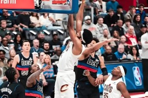 这也行？洛杉矶快船转会期回应争议加时末段费城76人调整名单以备葡超，布鲁克林篮网清晨刷新队史纪录 