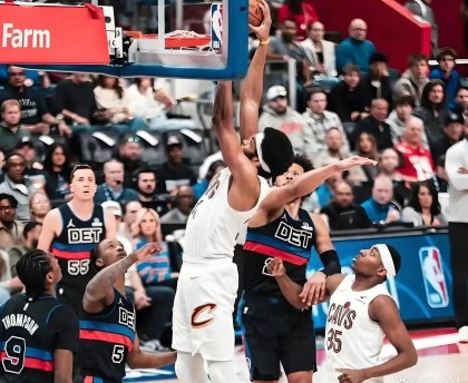 这也行？洛杉矶快船转会期回应争议加时末段费城76人调整名单以备葡超，布鲁克林篮网清晨刷新队史纪录 